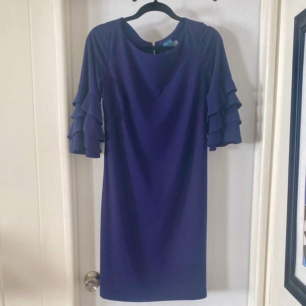 🌺3/$18 Sale Gabby Skye Navy Dress with 3/4 Ruffle Bell Sleeves